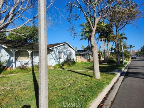 1203  Park  , Huntington Beach, CA