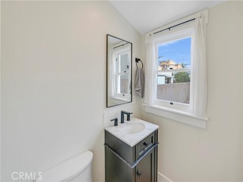 522 11th , Huntington Beach, CA