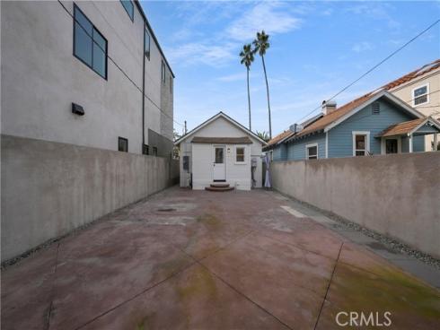522  11th  , Huntington Beach, CA