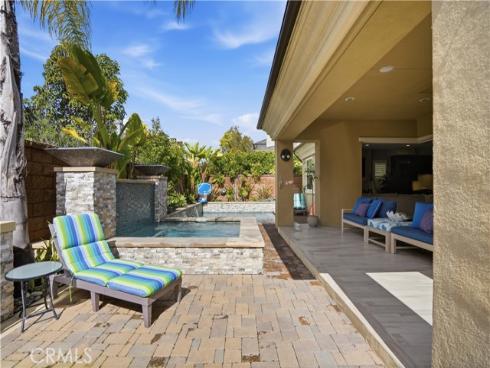 17491  Oakbluffs Lane  , Huntington Beach, CA