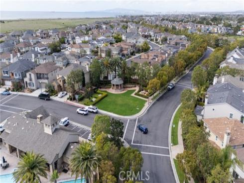 17491  Oakbluffs Lane  , Huntington Beach, CA
