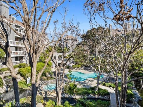 20341  Bluffside  C-203  Circle, Huntington Beach, CA