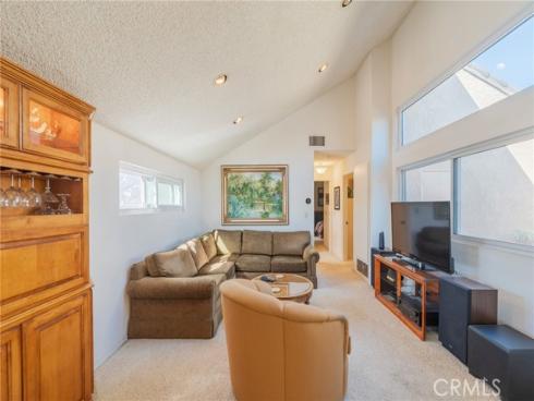 7911  Woodlake  77  Drive, Huntington Beach, CA