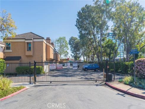 7911  Woodlake  77  Drive, Huntington Beach, CA