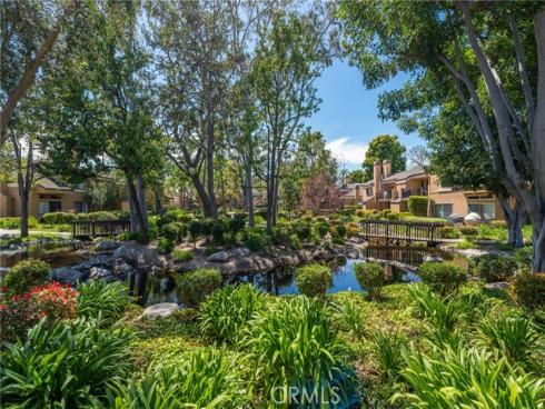 7911  Woodlake  77  Drive, Huntington Beach, CA