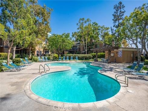 7911  Woodlake  77  Drive, Huntington Beach, CA