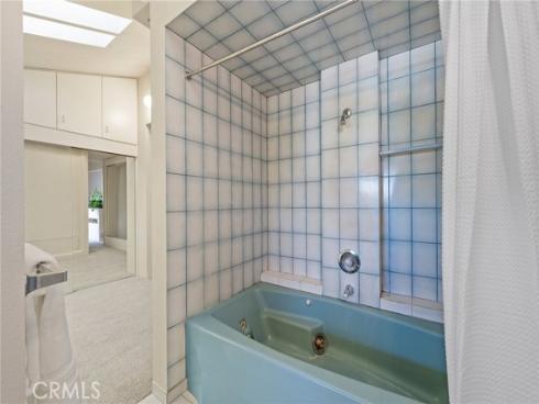 3902 Legend Circle, Huntington Beach, CA