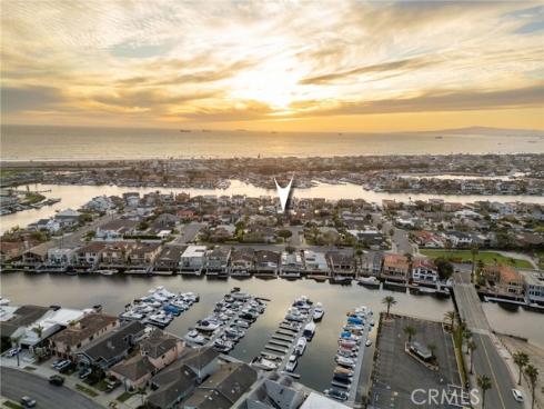 3902 Legend Circle, Huntington Beach, CA