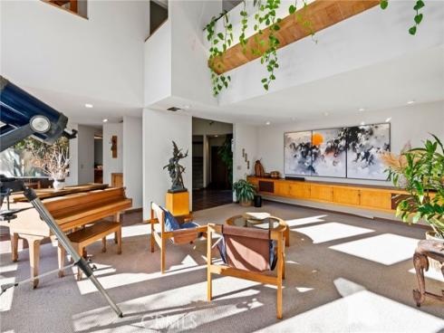 3902 Legend Circle, Huntington Beach, CA