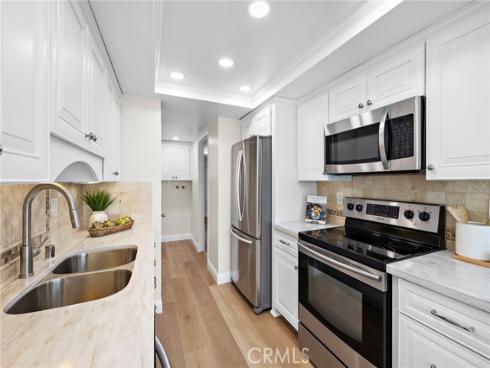 18721  Applewood Cir  , Huntington Beach, CA