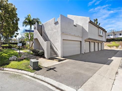 18721  Applewood Cir  , Huntington Beach, CA