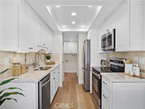 18721  Applewood Cir  , Huntington Beach, CA