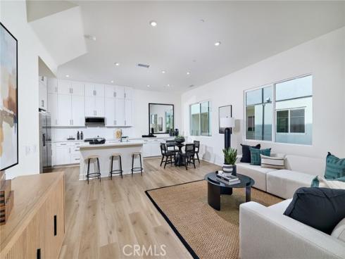 7264  Aura   Circle, Huntington Beach, CA