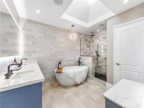 5522  Mossvale   Circle, Huntington Beach, CA