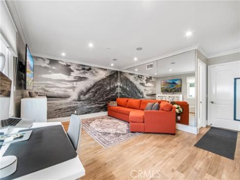 5522  Mossvale   Circle, Huntington Beach, CA