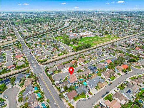 5522  Mossvale   Circle, Huntington Beach, CA
