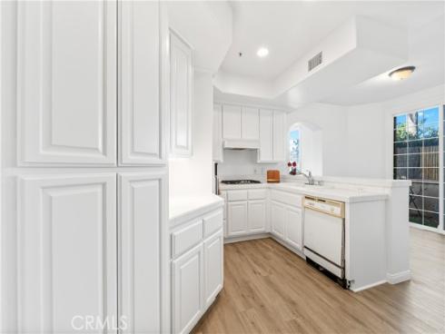 5142  Warner  112 , Huntington Beach, CA