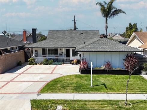 15551  Aulnay   Lane, Huntington Beach, CA