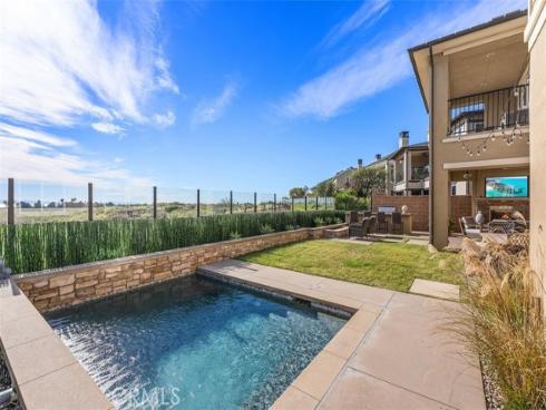 4692  Oceanridge   Drive, Huntington Beach, CA