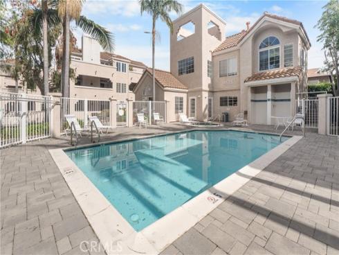 4561  Warner  203 , Huntington Beach, CA