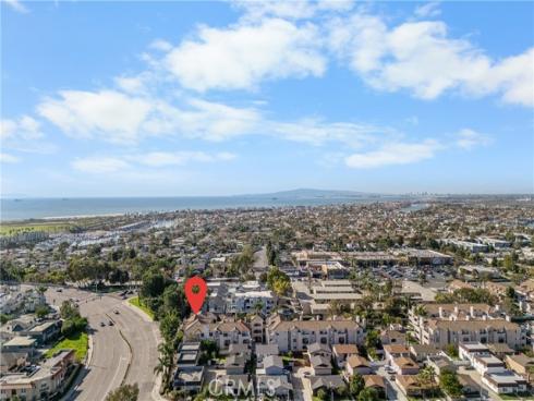 4561  Warner  203 , Huntington Beach, CA