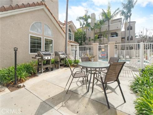 4561  Warner  203 , Huntington Beach, CA