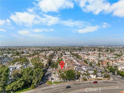 4561  Warner  203 , Huntington Beach, CA