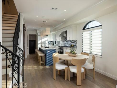 302  3rd  , Huntington Beach, CA