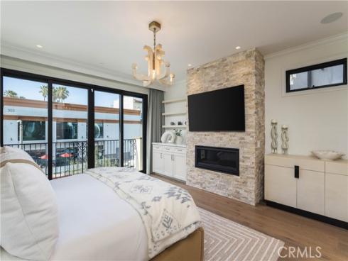 302  3rd  , Huntington Beach, CA