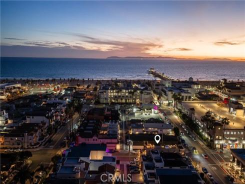 302  3rd  , Huntington Beach, CA