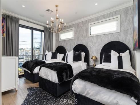 302  3rd  , Huntington Beach, CA