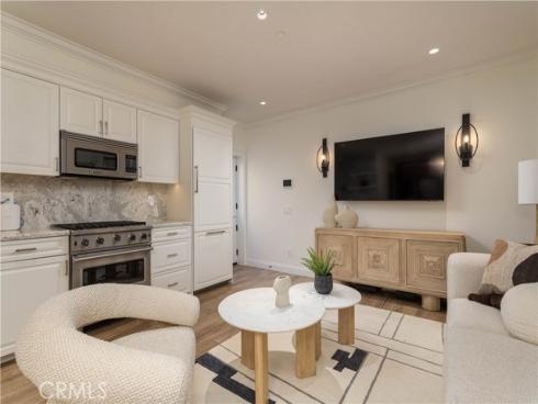 302  3rd  , Huntington Beach, CA