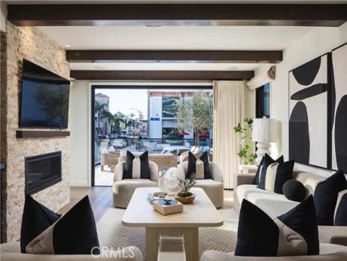 302  3rd  , Huntington Beach, CA