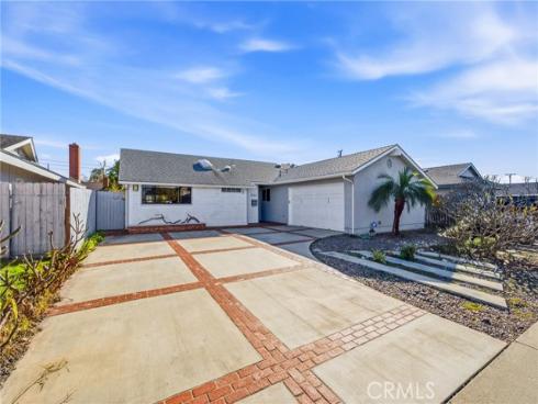 10362  Monitor   Drive, Huntington Beach, CA