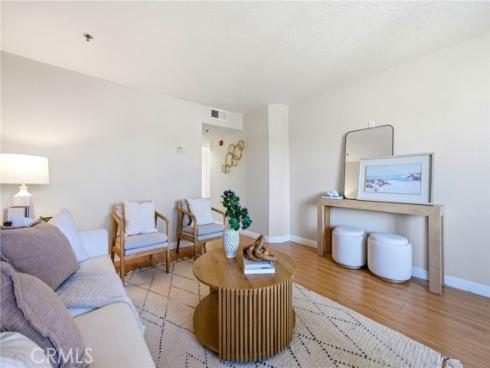 409  Utica D34  D34 , Huntington Beach, CA