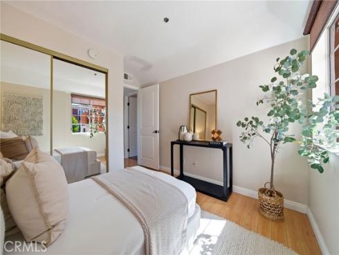 409  Utica D34  D34 , Huntington Beach, CA