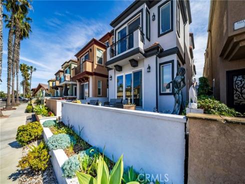 116  11th  , Huntington Beach, CA