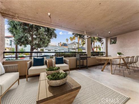 1200  Pacific Coast Highway  102 , Huntington Beach, CA