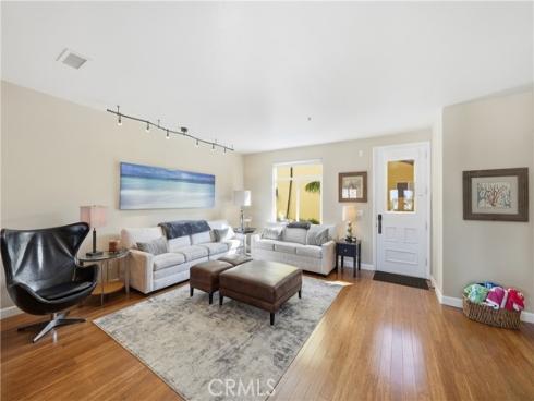 338  5th   Street, Huntington Beach, CA