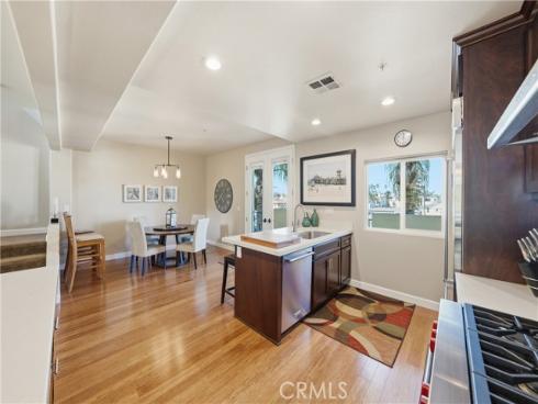 338  5th   Street, Huntington Beach, CA