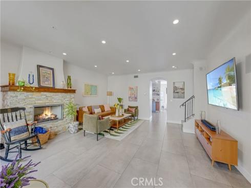 308  5th   Street, Huntington Beach, CA