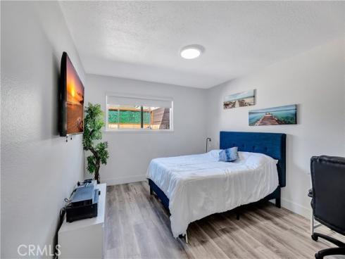 4612  Via Vista  5  Circle, Huntington Beach, CA