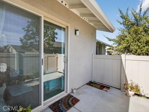 8816  Yuba  1108B  Circle, Huntington Beach, CA