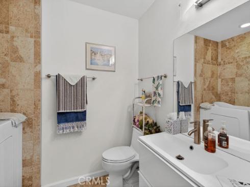 8816  Yuba  1108B  Circle, Huntington Beach, CA