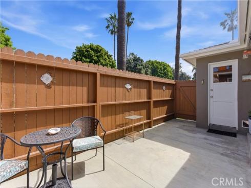 8145  Ridgefield  , Huntington Beach, CA