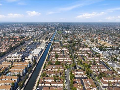 8145  Ridgefield  , Huntington Beach, CA