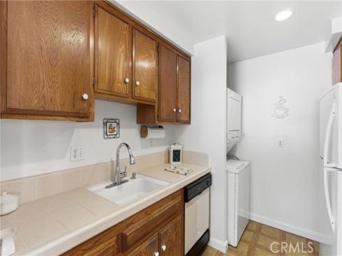 8145  Ridgefield  , Huntington Beach, CA