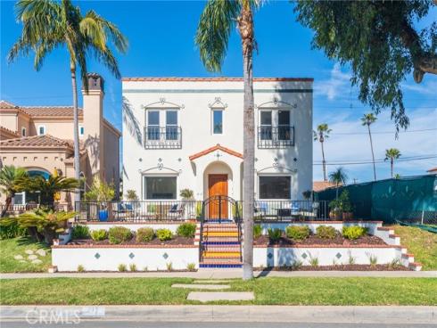 813  13th Street  , Huntington Beach, CA