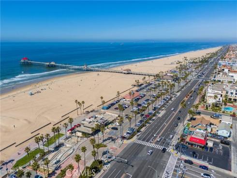 813  13th Street  , Huntington Beach, CA