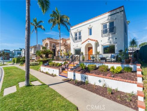 813  13th Street  , Huntington Beach, CA